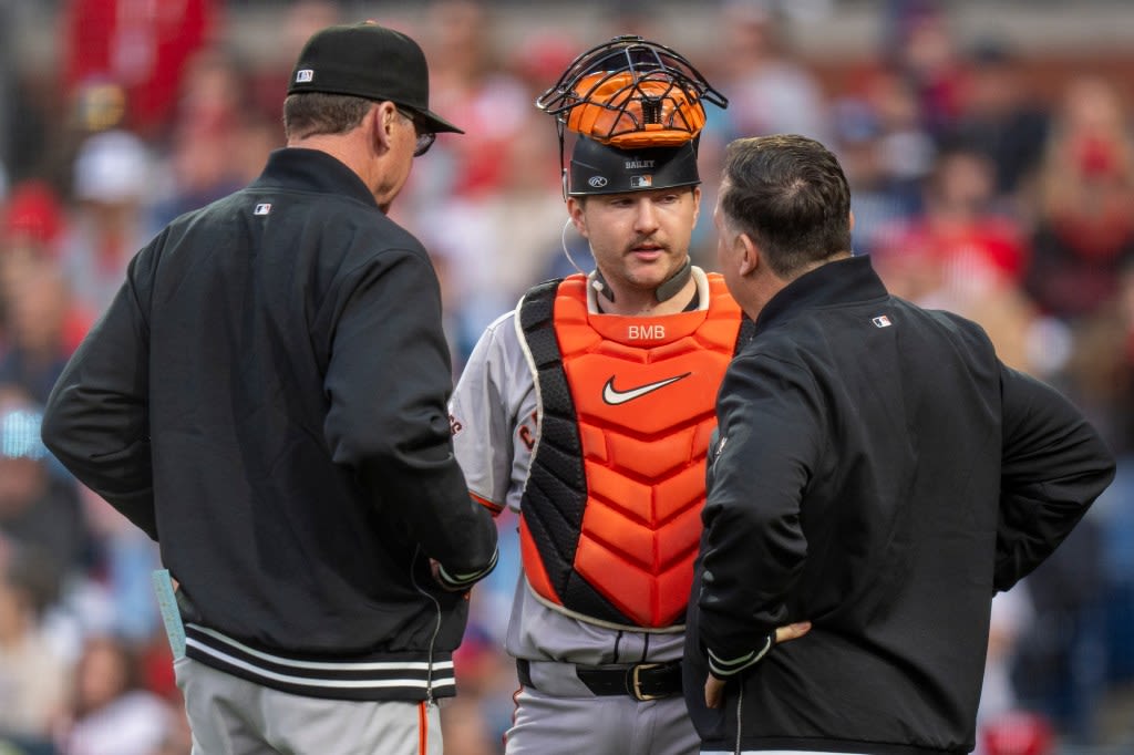Patrick Bailey leaves SF Giants game vs. Phillies after foul ball off face mask