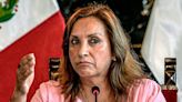 Acosada por escándalos, Boluarte asegura que completará su mandato en Perú