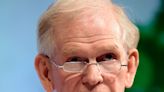 Legendary investor Jeremy Grantham sees shades of the dot-com bubble in markets - and predicts stocks will slump and recession will strike