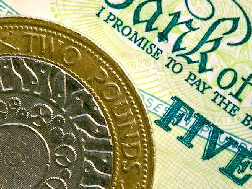 Pound Sterling slumps against US Dollar with eyes on Fed's policy