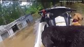 VÍDEO: El asombroso rescate de varias personas en medio del caos por fuertes inundaciones