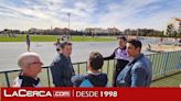 Cabañero aplaude "la fuerza referente" del atletismo provincial durante su visita a las pistas del campus de Albacete