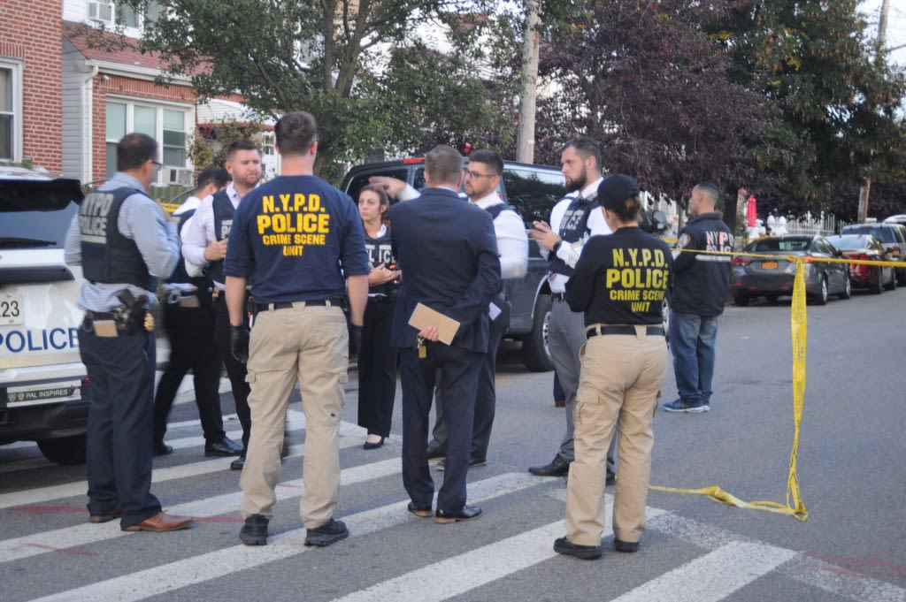 Man fatally shot in head during argument on Queens sidewalk