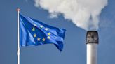 Emissões de gases poluentes recuam 4% na UE no 4.º trimestre de 2023