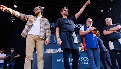 Thousands flock to BottleRock’s culinary stage for Bradley Cooper and Stephen Curry