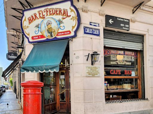 Cafetines de Buenos Aires: El Federal y el tahúr que sabe el por qué de las cartas perdidas