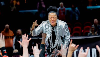 Dawn Staley reveals another flashy season opener for South Carolina WBB team