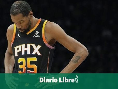 Ishbia elogia a su equipo y niega que haya problemas en los Suns tras quedar eliminados