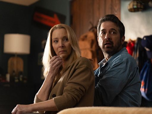 Lisa Kudrow and Ray Romano Spy on Their Own Open House — and Then Things Get Dangerous in First Trailer for Netflix Series ‘No Good...