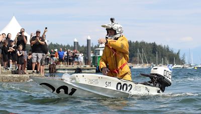 Rough seas sink all but the most determined bathtub racers in Nanaimo