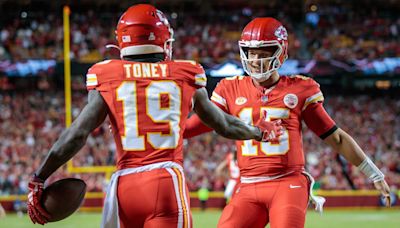 Top reactions: Patrick Mahomes, Kadarius Toney pull off quadruple pass at training camp