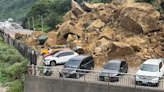 台灣基隆潮境公園入口山泥傾瀉 至少兩傷波及9車(多圖有片) | am730