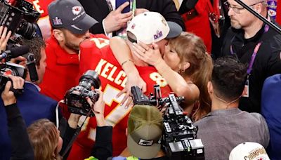 Travis Kelce 'Under Pressure' to Propose to Taylor Swift... Dating for Nearly 1 Year: 'The Big Moment Needs to Be Super...