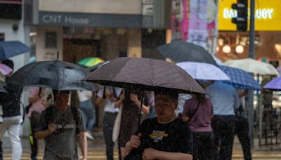 香港以南水域雨帶向北移動 中午前後影響本港｜Yahoo