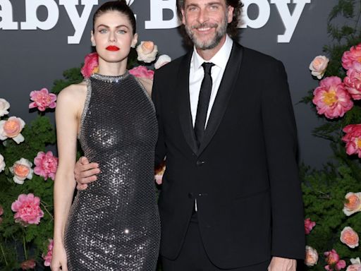 Alexandra Daddario está embarazada de su primer hijo