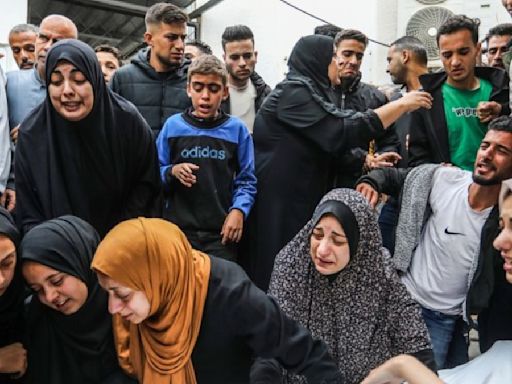 "Toda mi familia murió": un ataque aéreo israelí contra Rafah se cobra la vida de 22 personas, según el personal de un hospital