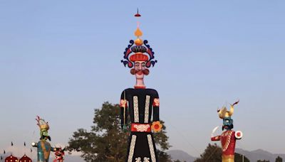 Rampur's Muslim Family Crafts 80-Foot-Tall Pollution-Free Ravan's Effigy