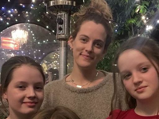 Riley Keough has family lunch with husband, daughter and twin sisters