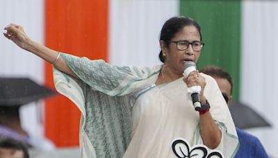 Mamata Banerjee offers shelter to Bangladeshi refugees amid ongoing violence