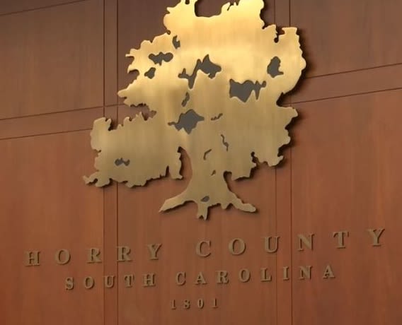 Horry County administrator to retire in December