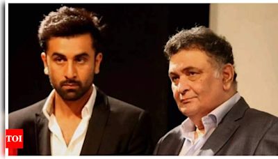 Ranbir Kapoor reveals father Rishi Kapoor was rude towards fans who approached him for autographs and pictures: 'I would see the fan’s face...' | - Times of India