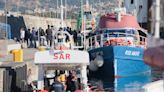 Los 89 migrantes a bordo del Rise Above desembarcan en Reggio Calabria