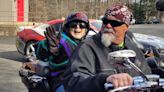 Mujer celebra sus 104 años en motocicleta y revela el secreto de su longevidad