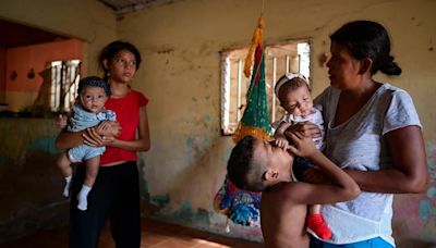 Las familias venezolanas atrapadas en el hambre y la pobreza ruegan por un cambio: “Que mis hijos tengan buena comida”