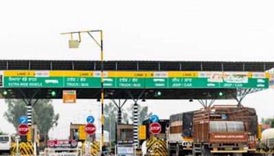 THESE NHAI Rules Guarantee FREE Passage To Cars At Toll Plazas; Know What They Are