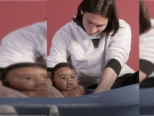 El bendecido: la historia de la foto que junta al bebé Lamine Yamal con Lionel Messi - La Tercera