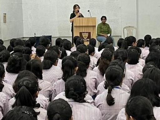 Know your body, doctors tell a roomful of adolescent girls