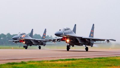 Record number of Chinese military planes breach Taiwan airspace