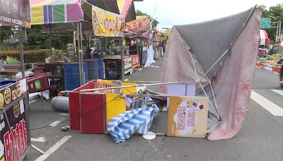 強風豪雨襲高雄! 廟會棚架吹翻.鷹架垂掛高壓電線