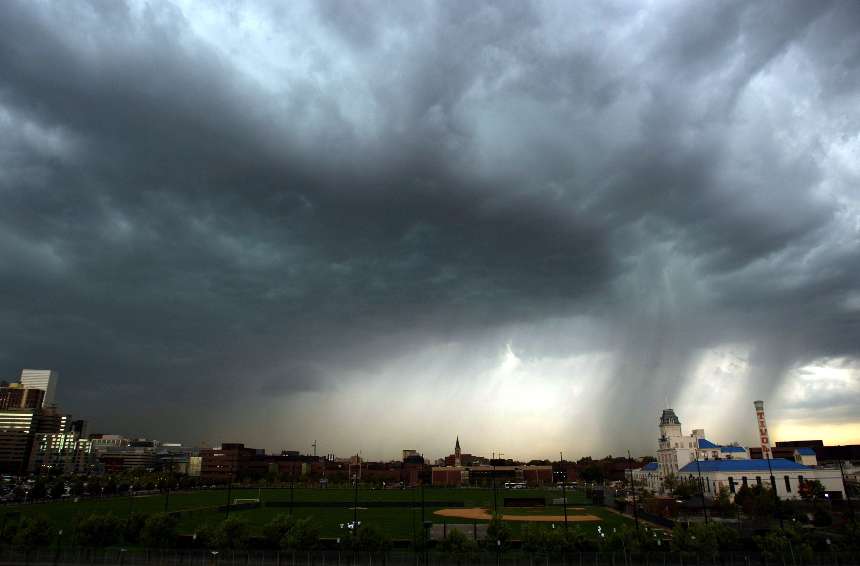 Severe thunderstorm located near Waynesboro