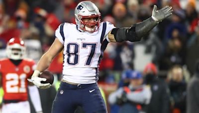 Brian Hoyer explains why Rob Gronkowski was better tight end than Travis Kelce