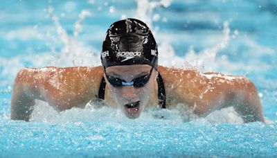 Canada's Summer McIntosh claims 2nd swimming gold, American Kate Douglass triumphs