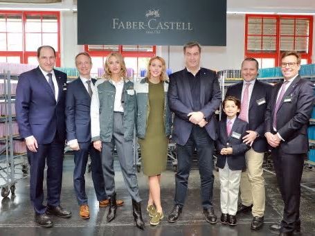 Bayrischer Ministerpräsident Dr. Markus Söder besucht Faber-Castell Stammsitz in Stein (FOTO)