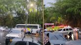 Seis heridos, ocho vehículos afectados y un poste de luz derribado en grave accidente en El Poblado, en Medellín