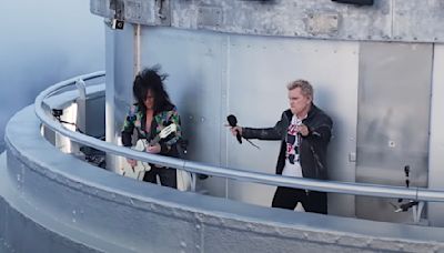 Billy Idol Performs “Rebel Yell” from the Top of the Empire State Building: Watch