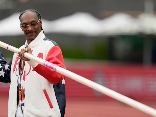 Snoop Dogg will carry the Olympic torch in Paris