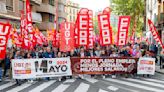 Multitudinaria marcha en Zaragoza para reivindicar el pleno empleo y más democracia en el Primero de Mayo