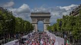 Organizan enorme picnic en Campos Elíseos, la avenida más famosa de París