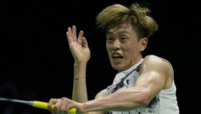 「左手重砲」林俊易直落二拍落香港伍家朗 晉級男單16強