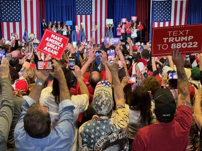 Trump takes usual swipe at Chicago