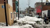 VIDEO: Se registra intensa granizada en Puebla y provoca corrientes de hielo en el estado