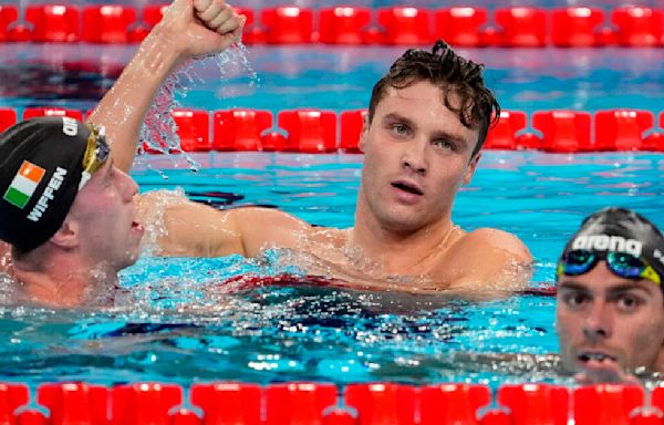 Bobby Finke, former Florida swimmer, sets world record to win gold medal in 1500m freestyle