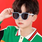 ALEGANT輕旅童遊初生藍兒童專用輕量矽膠彈性太陽眼鏡/UV400圓框偏光墨鏡