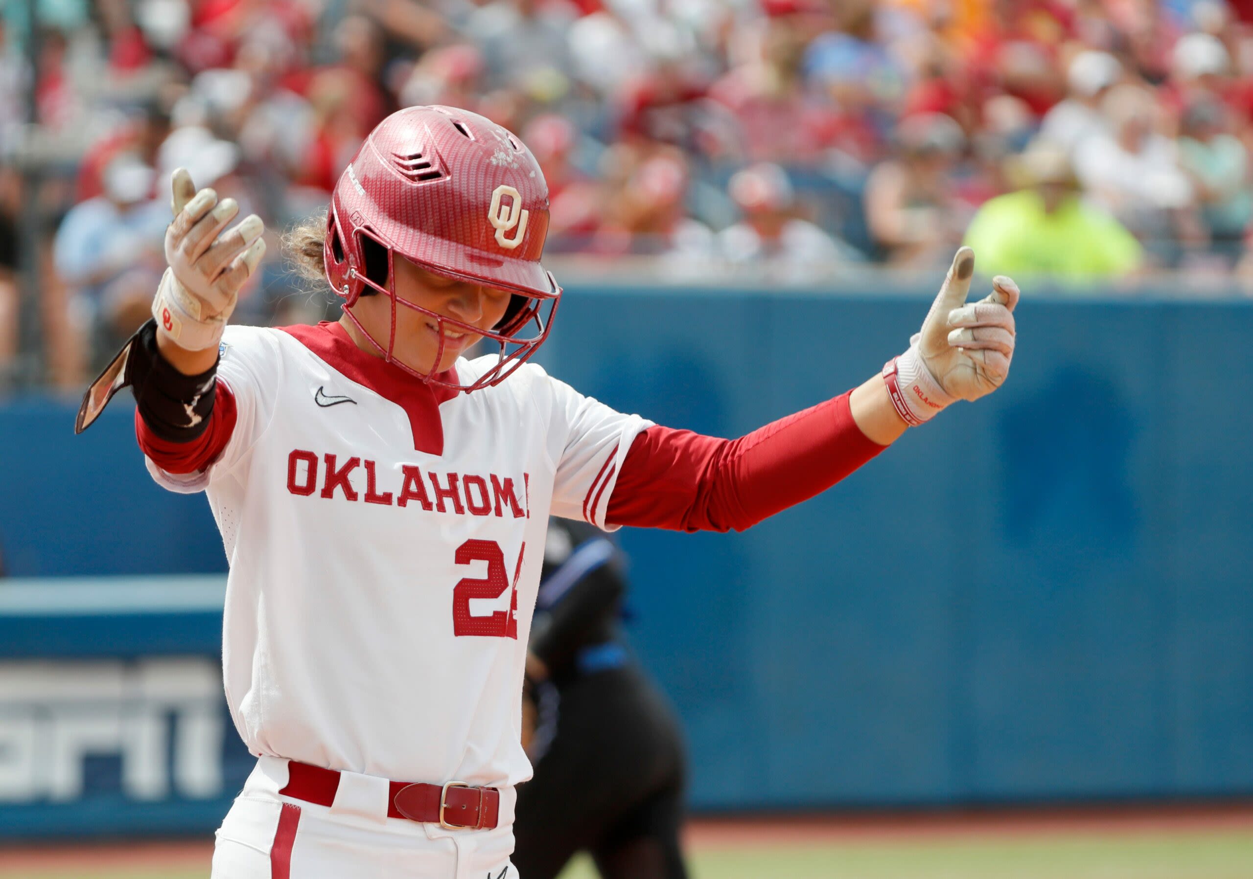 Oklahoma walks it off in WCWS semifinal, faces Texas in the championship series