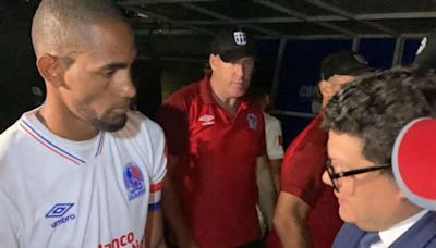 Jerry Bengtson no escondió su enojo tras el apagón en el juego de Olimpia vs UPNFM (Video)