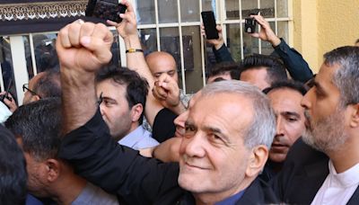 Masoud Pezeshkian: Reformist wins Iran's presidential election